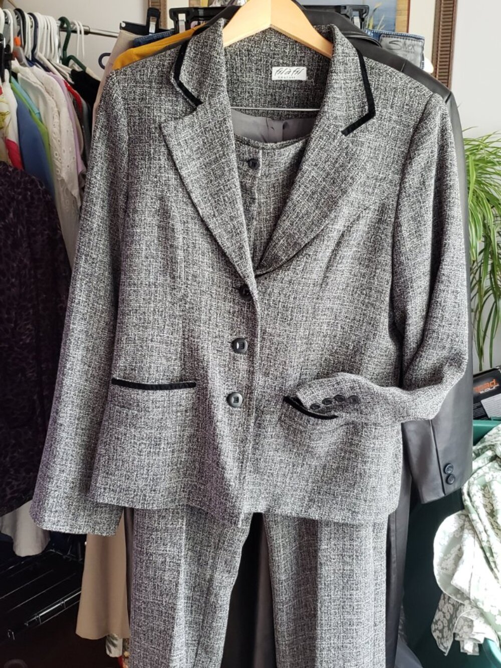 Fil A Fil Couture Tweed Jack and pant suit Size 16